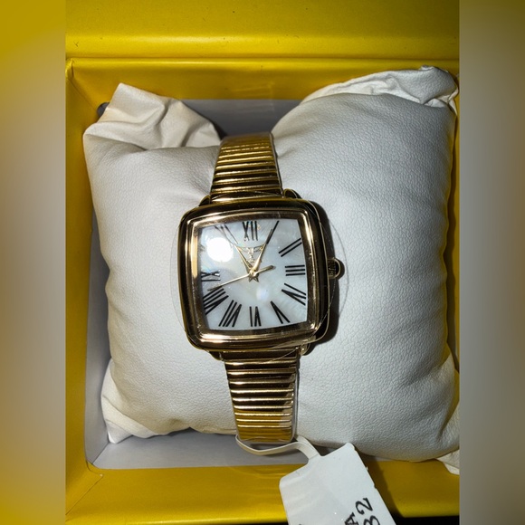 ⌚️New! Invicta Women’s 28mm Gold Tone Watch - Picture 5 of 8